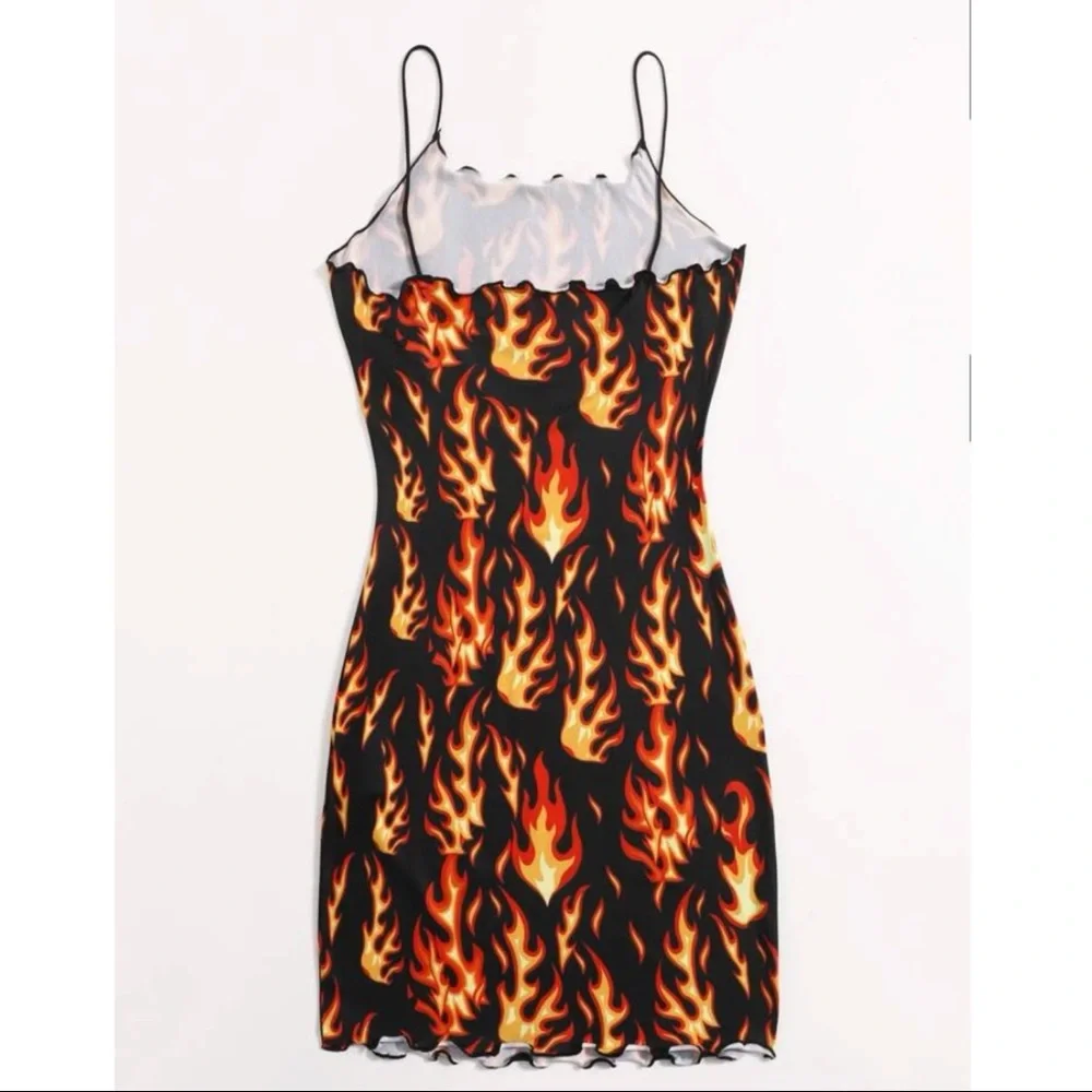 ❤️3/25❤️ BRAND NEW Bodycon Fire designed dress - Picture 3 of 5